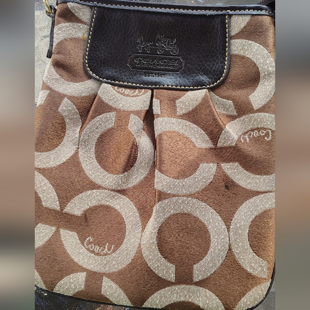 Coach Brown and Cream Crossbody Bag - Picture 4 of 11